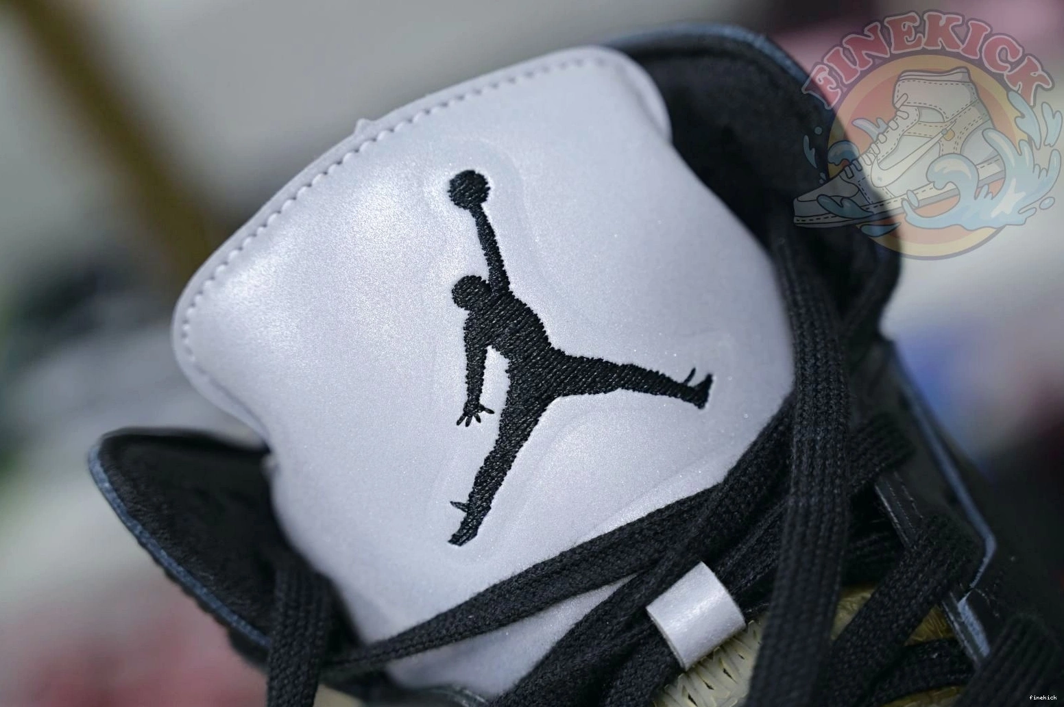 A Air MANIÉRE 5 x Jordan MA 0121